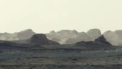 Kızıl Gezegen'de büyüleyici sabah: Curiosity'den kartpostallık şafak manzarası