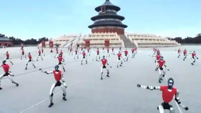 Çin'de Bahar Festivali'nde İnsansı Robotlardan Etkileyici Kung Fu Gösterisi