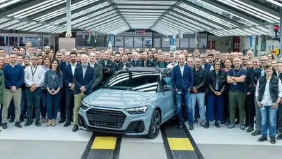 Audi'de devrim kararı: En ucuz modellerine veda edip efsaneyi elektrikli olarak diriltiyor