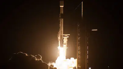 Uzay çöplüğü Ay'ı hedef aldı: SpaceX'in dev roket parçası sesten 7 kat hızlı çarpacak