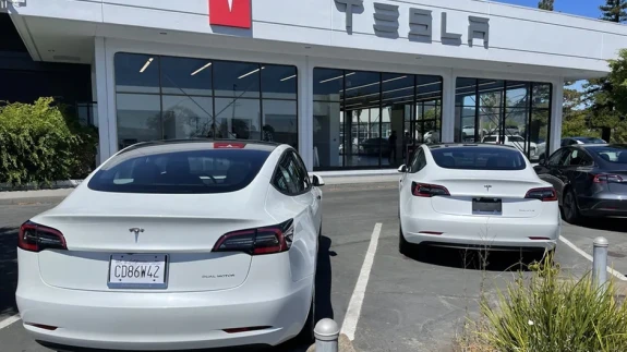 Tesla,  1 milyondan fazla aracını fabrikaya geri çağırabilir