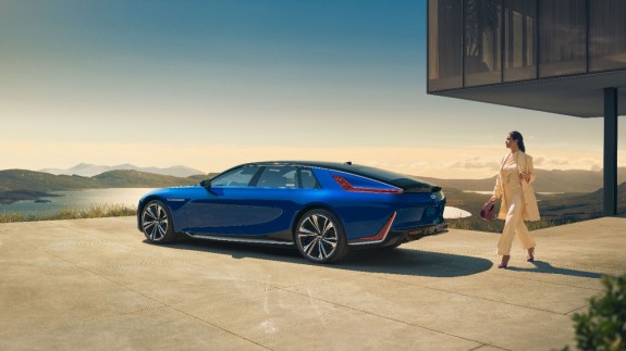 Gelecekten gelmiş gibi gözüken ultra lüks elektrikli Cadillac Celestiq tanıtıldı