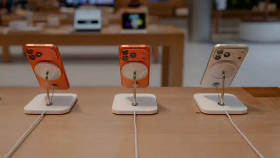 Apple'da devrim vakti: Katlanabilir iPhone sahneye çıkıyor