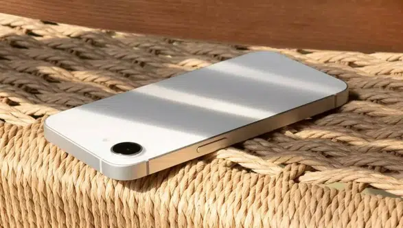 iPhone 17e'nin Tasarımı Değişiyor, Ancak Eski Özellikler Korunuyor