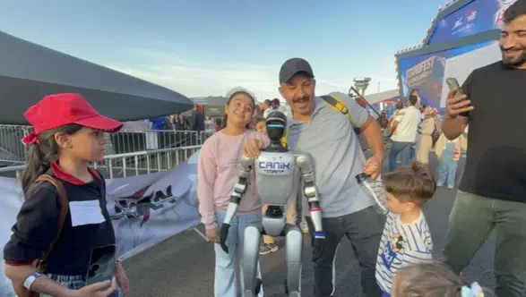 Şanlıurfa TEKNOFEST'in yıldızı belli oldu: İnsansı robot Canikman sahnede
