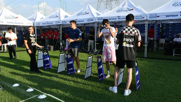 Batman semalarında nefes kesen yarış: TEKNOFEST Drone Şampiyonası hız kesmiyor