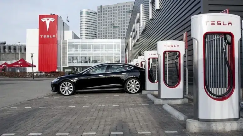 Elektrikli araç sahiplerine kötü haber: Tesla şarj istasyonlarında zamlı dönem başladı
