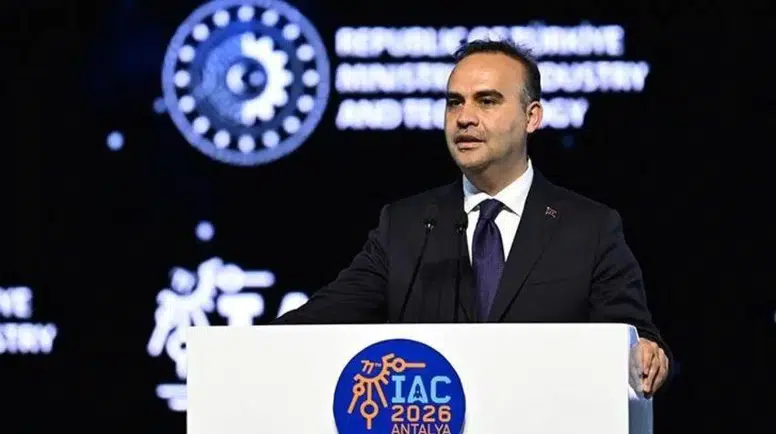 Antalya'da uzay diplomasisi: Bakan Kacır'dan kritik zirveler