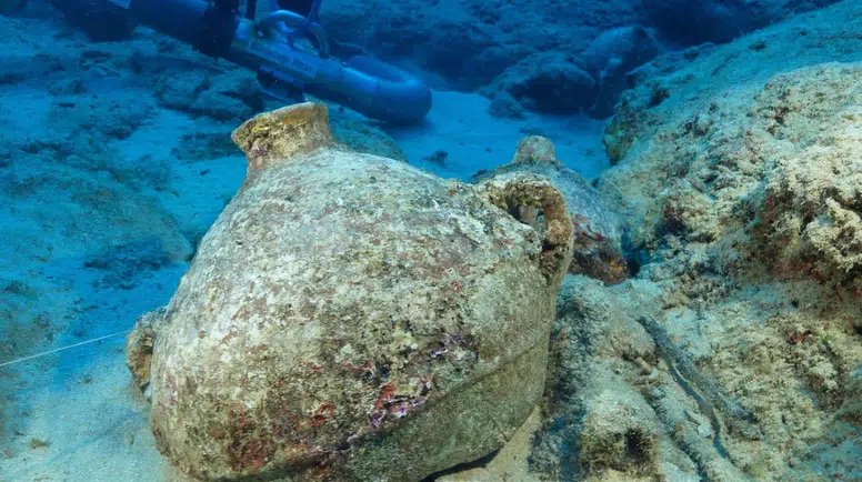 Akdeniz'in derinliklerinde 4 bin 700 yıllık tarih: Dünyanın en eski batığı Kekova'da bulundu