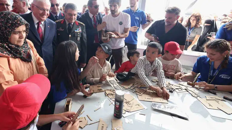 Bakan Güler'in TEKNOFEST mesaisi: Şanlıurfa'da teknoloji rüzgarı