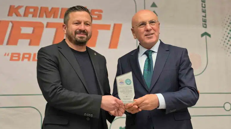 Balıkesir'de gençlik buluşması: Türkiye Yüzyılı vizyonu masaya yatırıldı