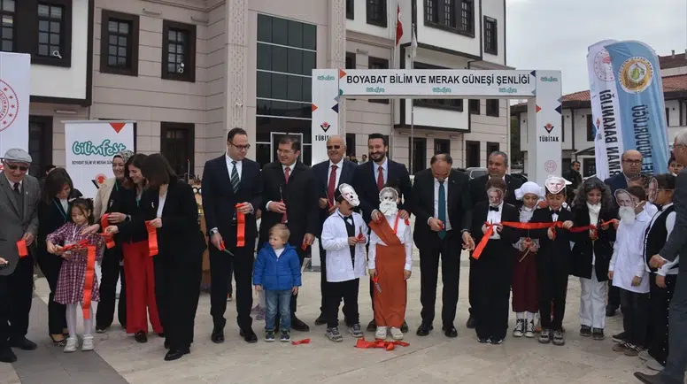 Sinop'ta bilim rüzgarı: Boyabat meydanı laboratuvara dönüştü