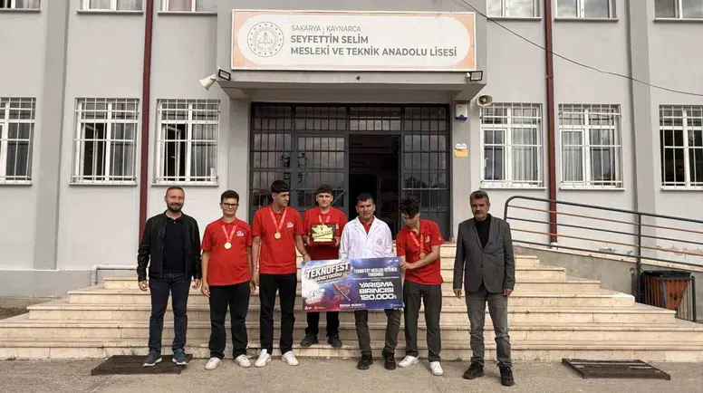 Kaynarca'nın genç yetenekleri TEKNOFEST'te zirveye yerleşti