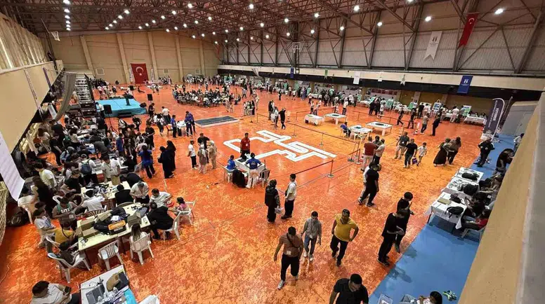 Geleceğin mühendisleri Sakarya’da buluştu: 800 bin TL’lik teknoloji maratonu başladı