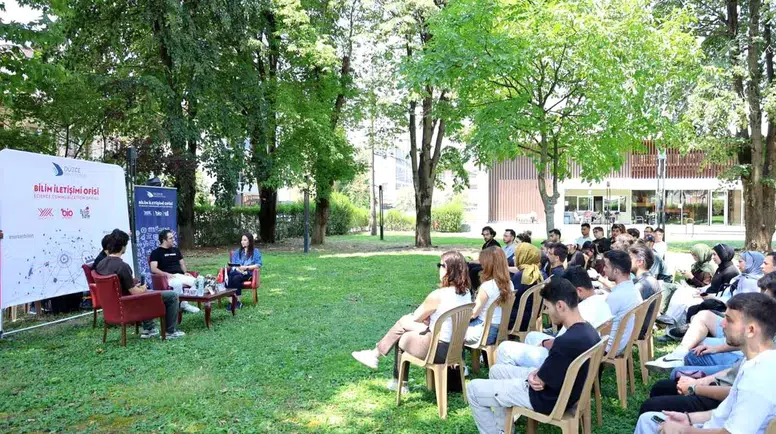 Yazılımcılar artık kod yazan operatörler değil: Yapay zekanın "orkestra şefi" dönemi başlıyor