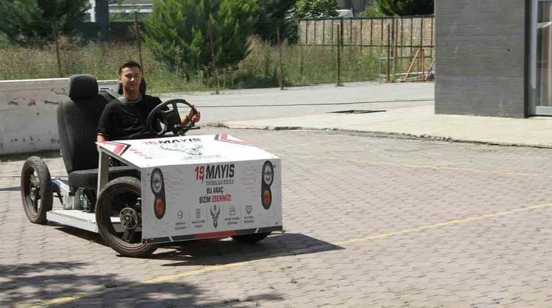 Çarşamba'da hurda malzemelerden elektrikli araç: Öğrencilerden geri dönüşüm hamlesi