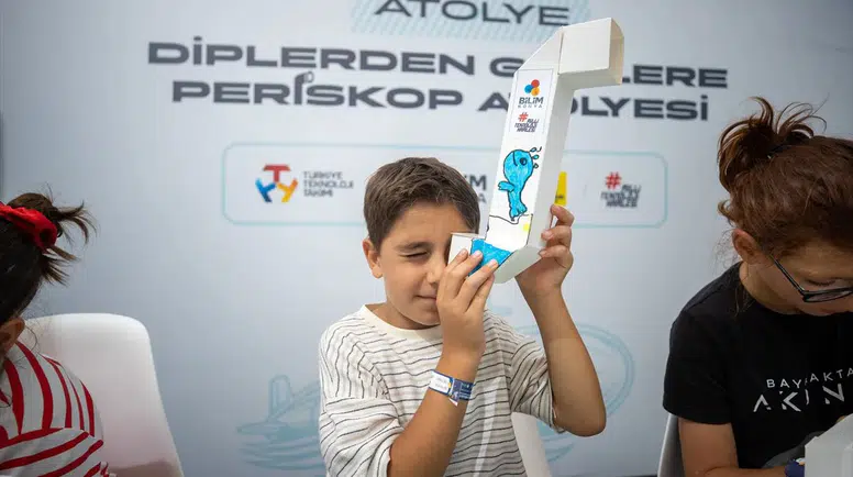 Gölcük'te TEKNOFEST Mavi Vatan'da çocuklar bilim atölyelerinde buluştu