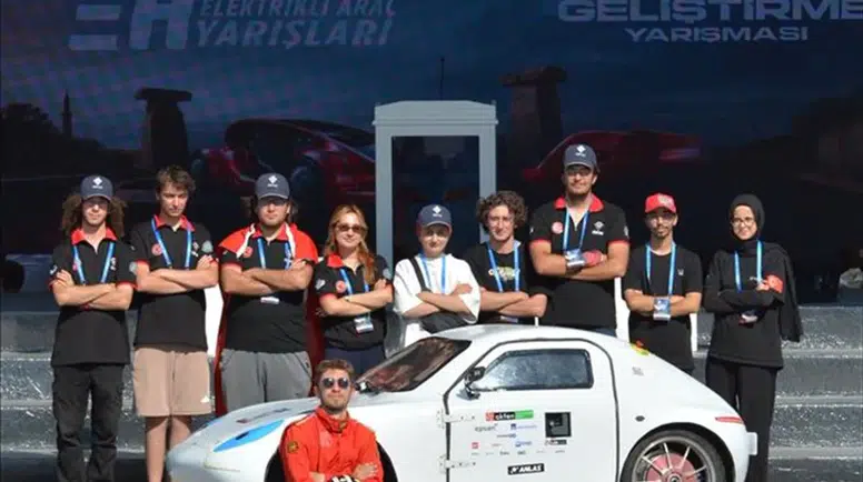 ESTÜ'nün Hidrojenli Aracı TEKNOFEST'te Zirveyi Zorladı