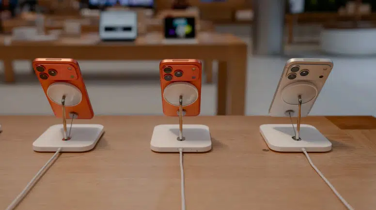 Apple'da devrim vakti: Katlanabilir iPhone sahneye çıkıyor