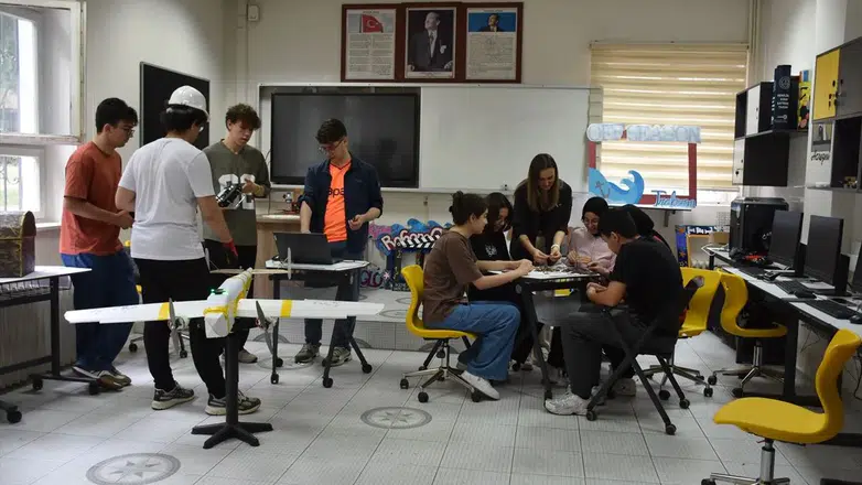 Karadeniz robotik devrime ev sahipliği yapıyor: Geleceğin mühendisleri Trabzon'da buluşuyor