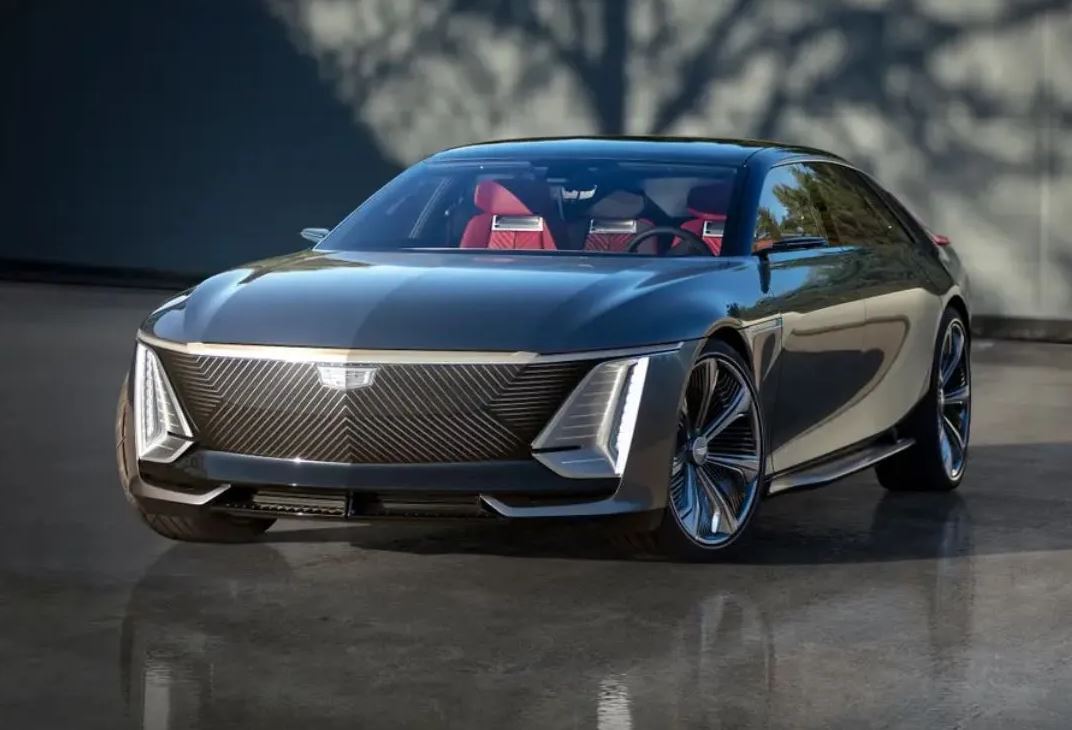 Cadillac'ın Orta Çağ'dan ilham alan elektrikli aracı Celestiq 5