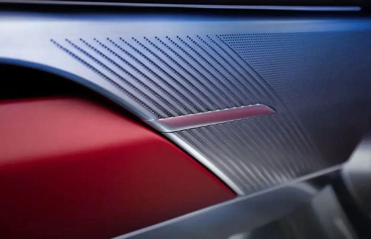 Cadillac'ın Orta Çağ'dan ilham alan elektrikli aracı Celestiq 9