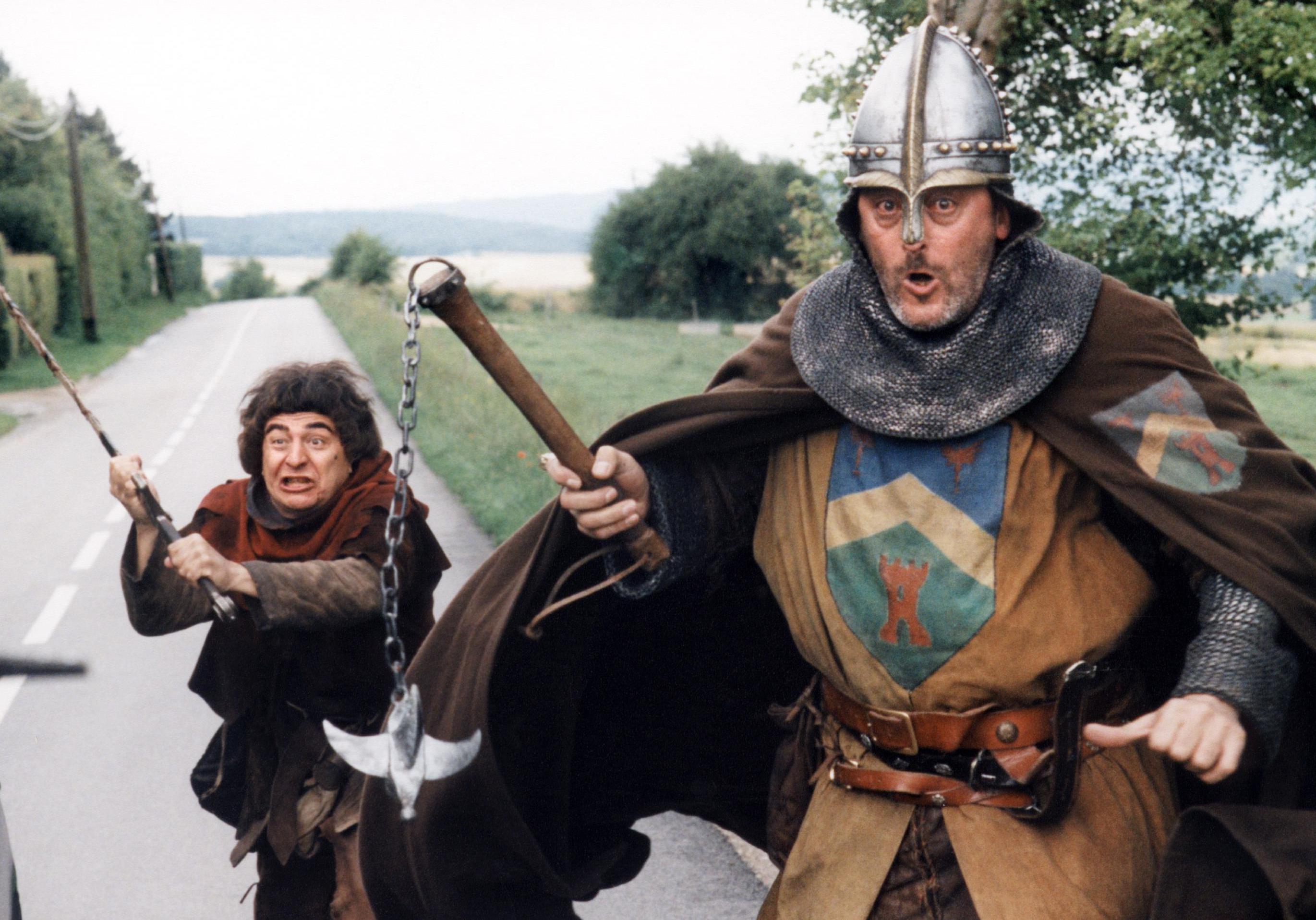 Les-Visiteurs-3-Jean-Reno-et-Christian-Clavier-se-rejouissent