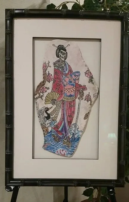 ölen kişilerin dövmelerini çerçevettirdiler (1)