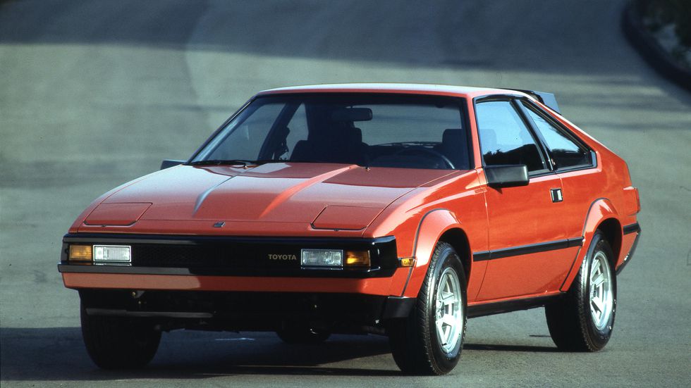 Bakmaya doyamayacağınız 80'lerin en iyi arabaları 5