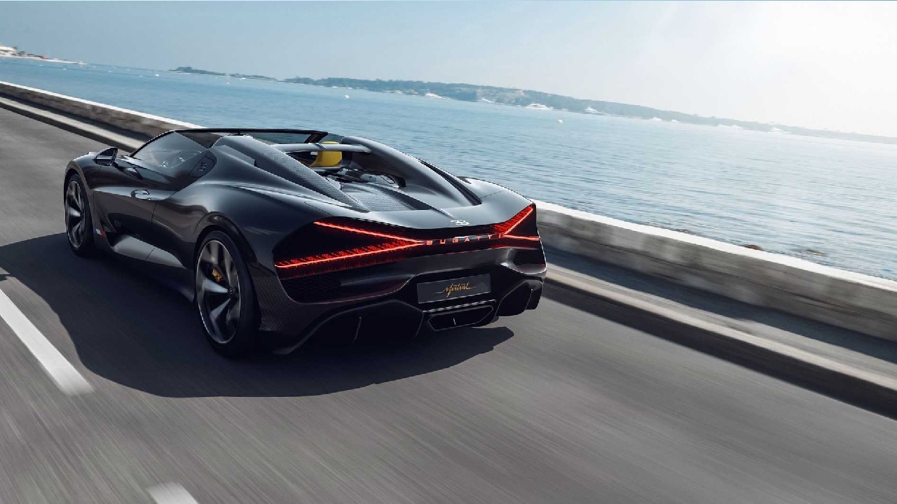 Bugatti,  1.600 beygire sahip dünyanın en hızlı roadster’ı Mistral'i tanıttı! İşte fiyatı ve özellikleri 10