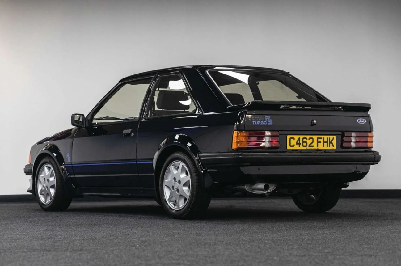 Prenses Diana'nın Ford Escort RS Turbo aracı satılıyor 1