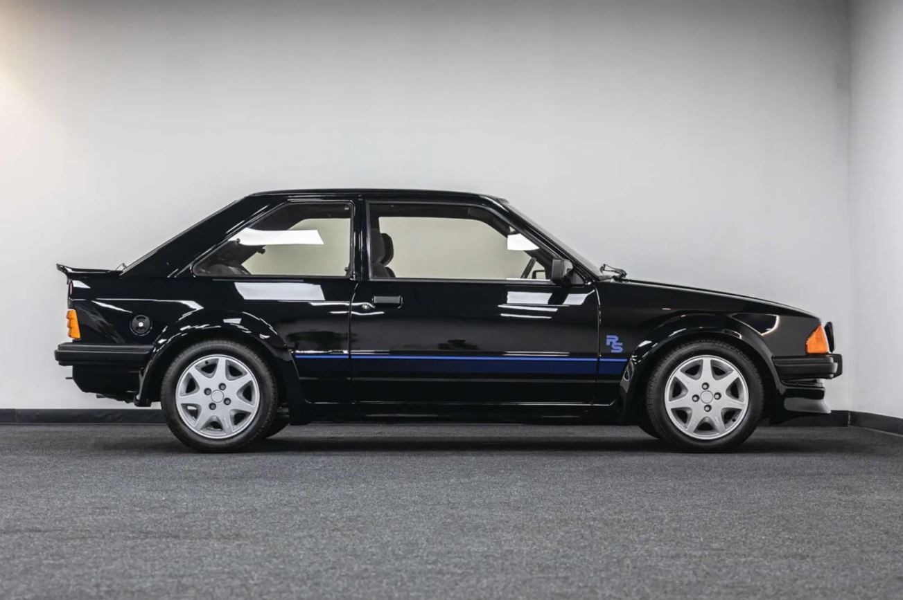 Prenses Diana'nın Ford Escort RS Turbo aracı satılıyor 3