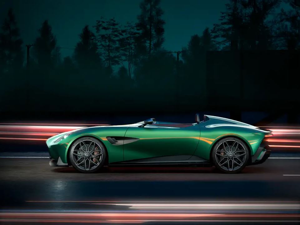 Tavanı ve ön camı olmayan Aston Martin DBR22 geçmişe bir saygı duruşu! 6