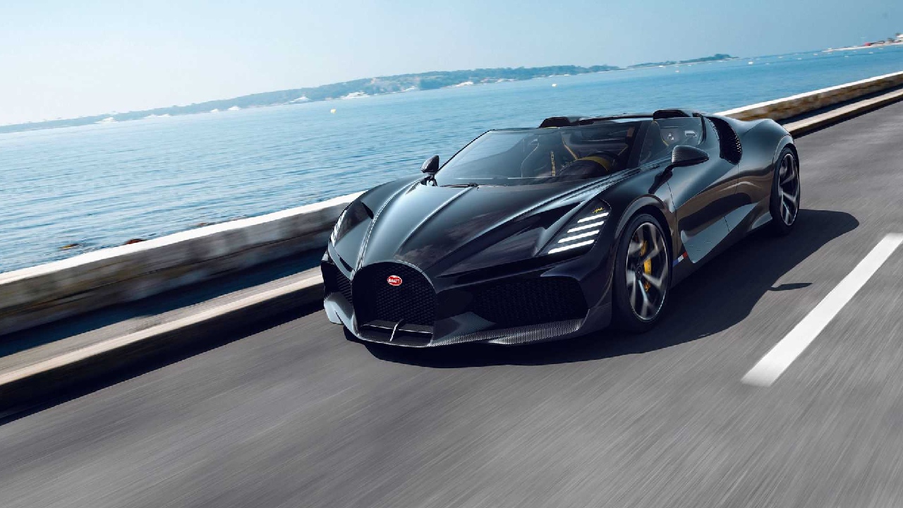 Bugatti,  1.600 beygire sahip dünyanın en hızlı roadster’ı Mistral'i tanıttı! İşte fiyatı ve özellikleri 9