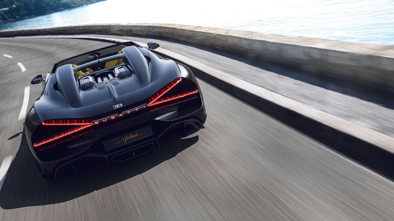 Bugatti,  1.600 beygire sahip dünyanın en hızlı roadster’ı Mistral'i tanıttı! İşte fiyatı ve özellikleri 8