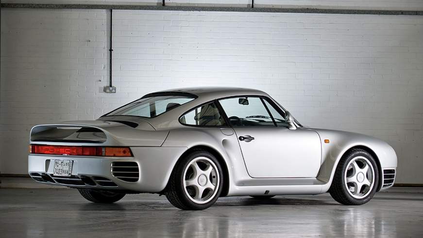 Bakmaya doyamayacağınız 80'lerin en iyi arabaları 3