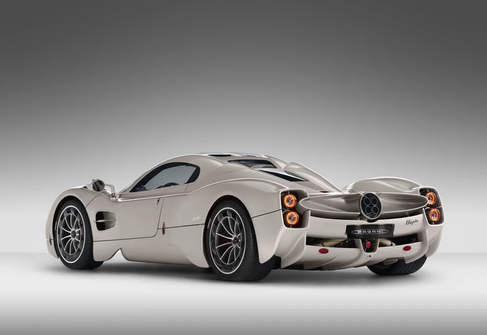 99 adet üretilecek akıl almaz fiyatıyla Pagani Utopia tanıtıldı: Çıkmadan tükendi 7