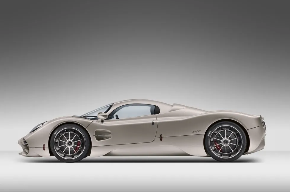 99 adet üretilecek akıl almaz fiyatıyla Pagani Utopia tanıtıldı: Çıkmadan tükendi 4