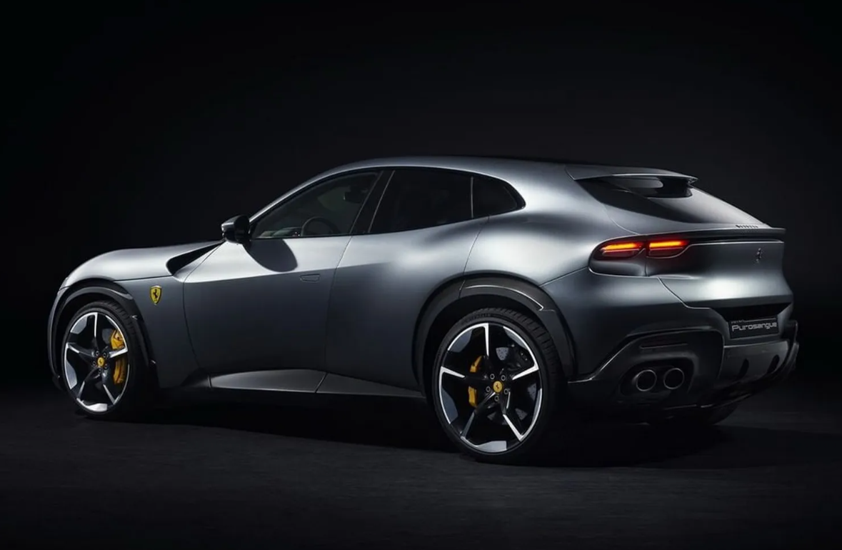 Ferrari yaparsa böyle yapar: V12 motorlu crossover Ferrari Purosangue tanıtıldı! 4