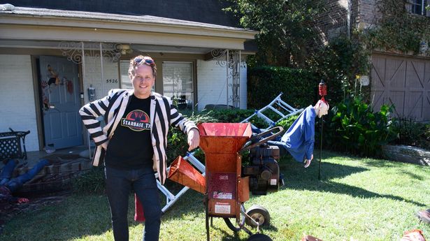 Cadılar Bayramı dekorunu abartınca komşuları polisi aradı: Gerçek sandılar 5
