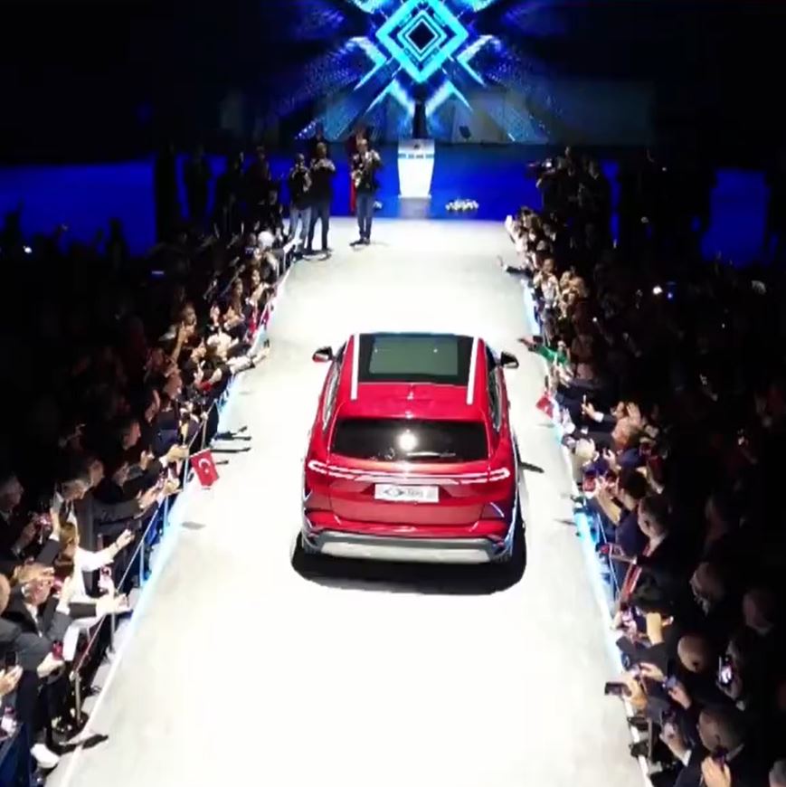 Yerli otomobil Togg banttan indi! İşte Gemlik fabrikası açılış töreninden gurur dolu anlar 11