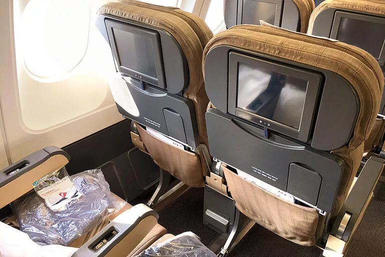 Uçuş görevlisi uyardı: Uçaktayken bu noktalara dokunmayın 4