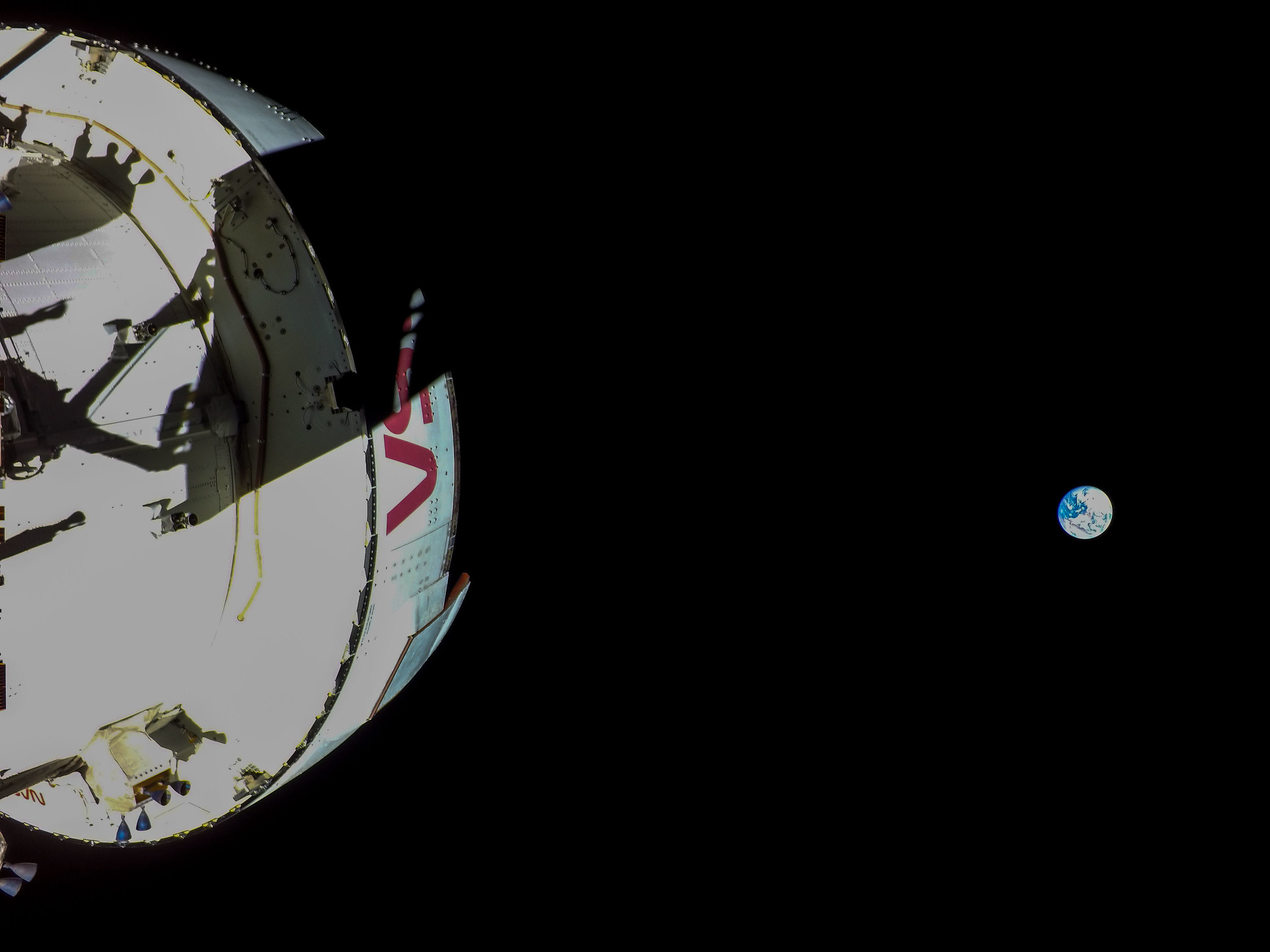 Ay'a seyahat eden Orion aracından ürkütücü ve büyüleyici fotoğraflar geldi 12