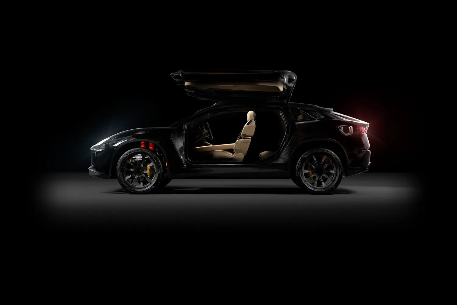 2000 beygir gücündeki elektrikli SUV Drako Dragon tanıtıldı 8