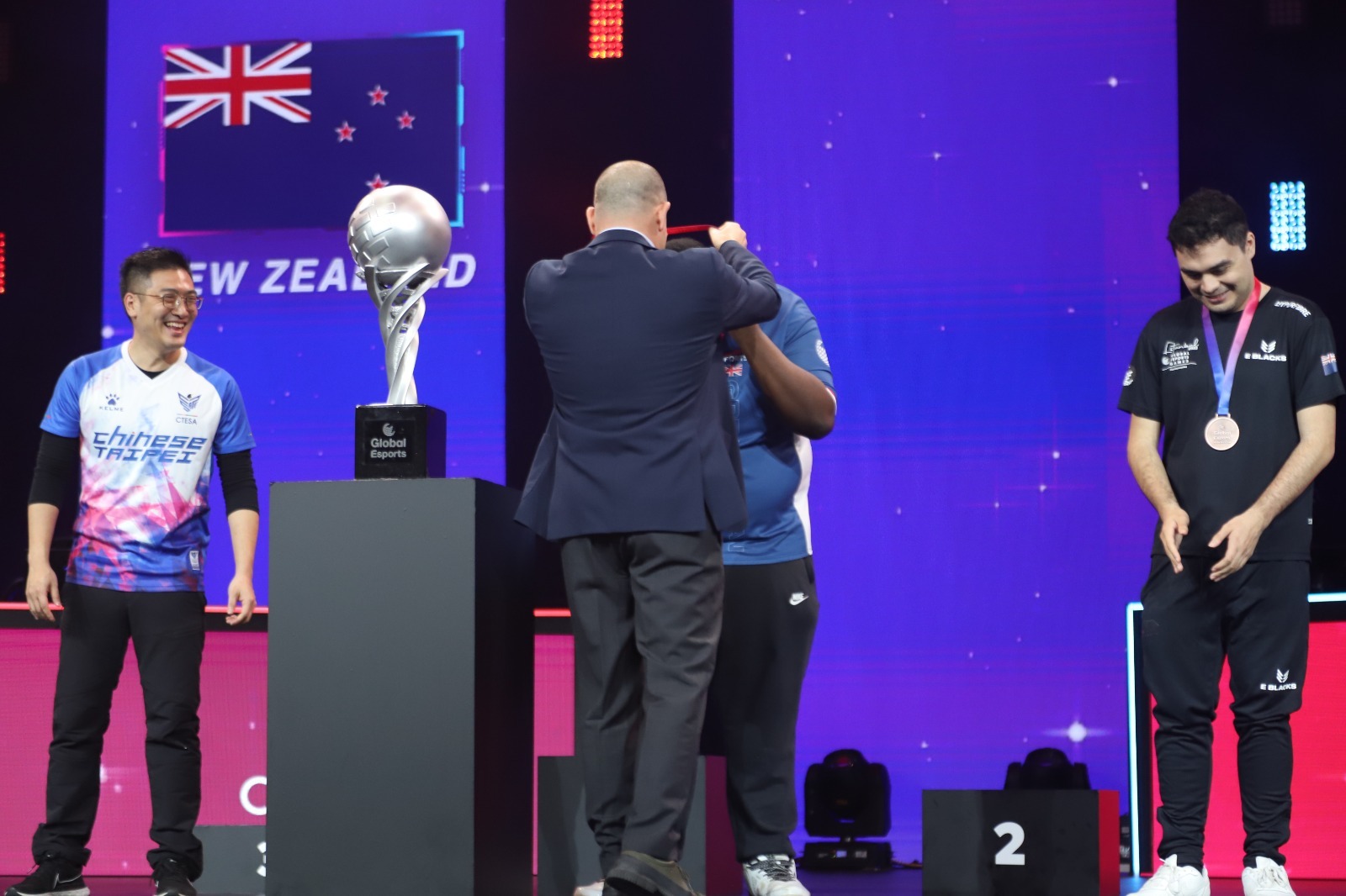 703b5d6d-7571-4eae-8606-1fc66371ba52