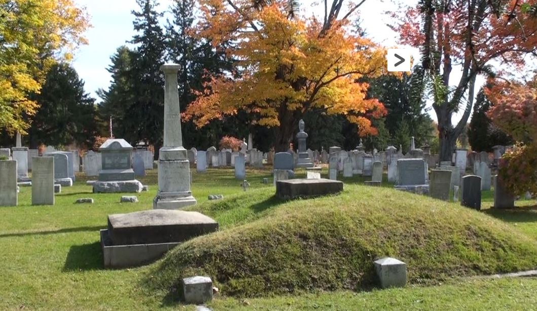 Diri diri gömülme korkusuyla mezarına pencere yaptıran adam: Timothy Clark Smith 3