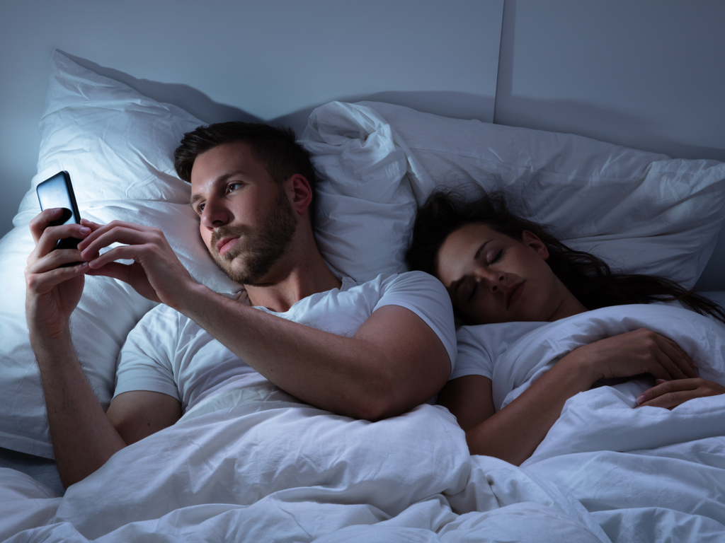 ruyada-aldatilmak-ne-anlama-gelir-1557772430