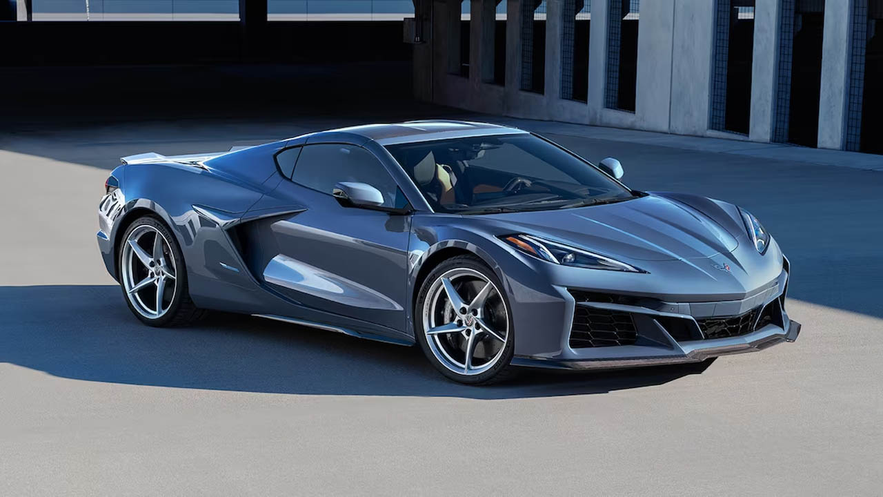 Corvette ilk kez elektrikle buluştu: Karşınızda hibrit motorlu Chevrolet Corvette E-Ray 3