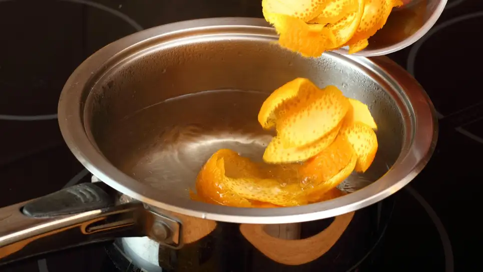 Kaynar suyu kullabileceğiniz 10 şaşırtıcı şey: Gümüş parlatmak ve daha fazlası... 5