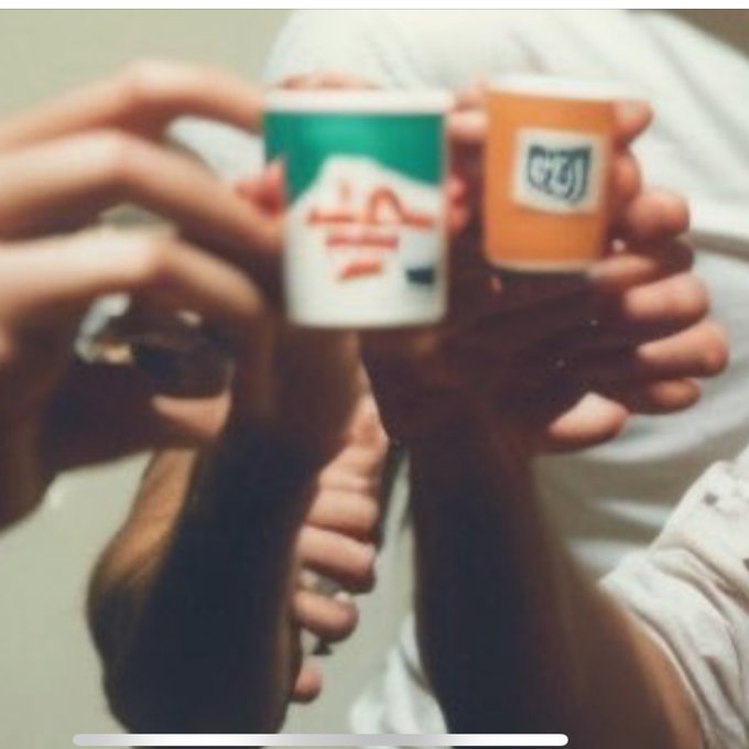 Yapay zeka ile oluşturulan fotoğraflar görenleri şaşkına çevirdi: Bu parti hiç gerçekleşmedi ve insanlar gerçek değil 12